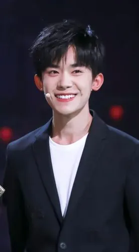 易烊千玺精选壁纸集