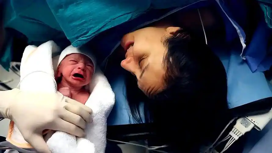 "育儿与萌宝宝"之孕产视频:剖腹产生子