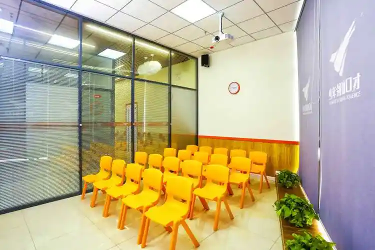 关于我们-大连少年领袖口才培训学校 - 少儿口才训练班,小主持人培训