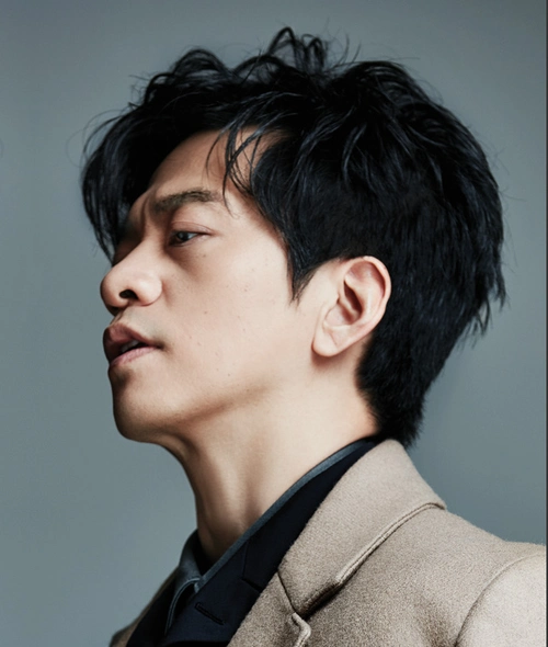 p>李健,1974年9月23日出生于黑龙江省哈尔滨市,中国内地流行乐男歌手