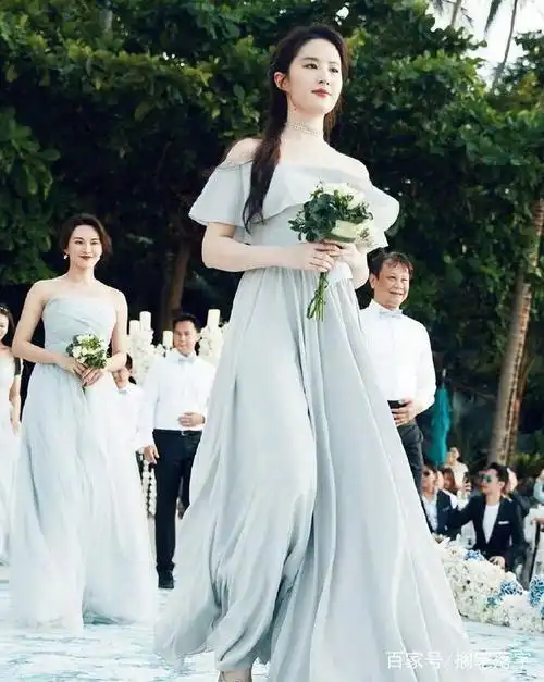 当伴娘的刘亦菲