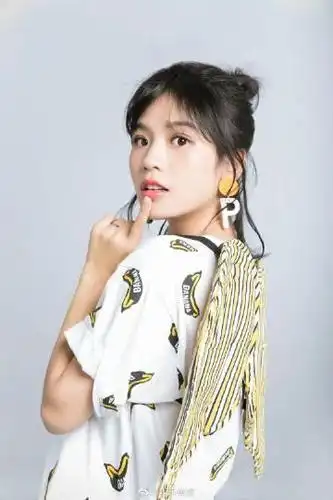 快女黄英重新参加选秀,美女黄英期待你