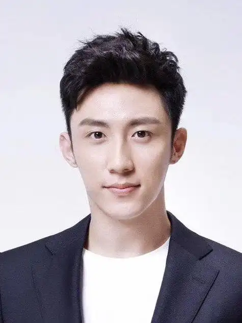 内娱男明星的证件照##黄景瑜林陆骁