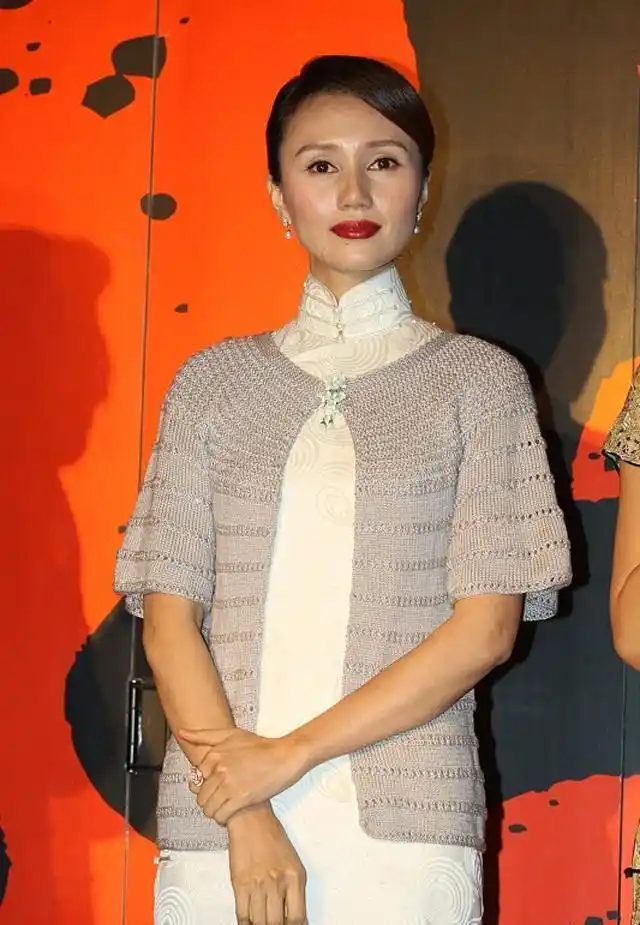 宝藏般的女人袁泉,一袭旗袍穿越到老上海!气质神秘优雅!