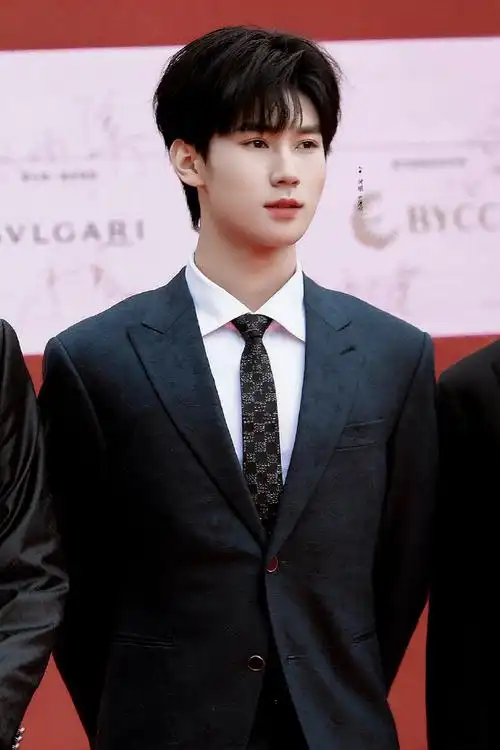 张真源超话@时代少年团-张真源#时代少年团加盟北京国际电影节