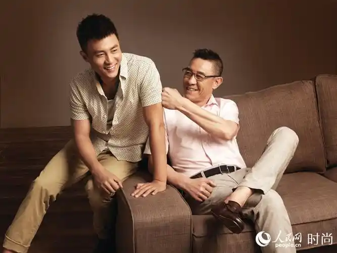 杜淳杜志国父亲节温馨大片嬉笑打闹演绎别样父子情