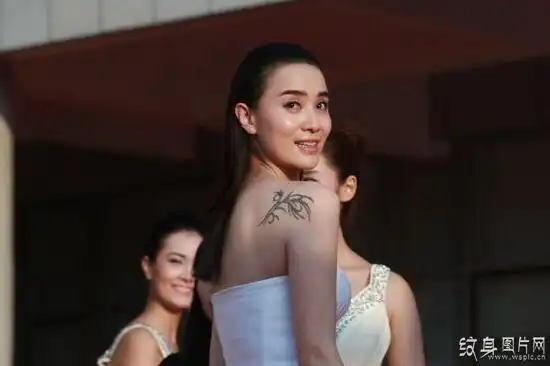 宋佳纹身是真实的吗纹身图案和含义大揭秘