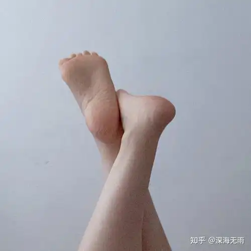 脚白就是好看吗