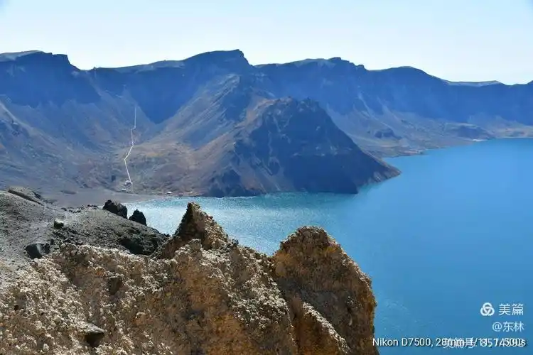 长白山天池——中国最大的火山湖.