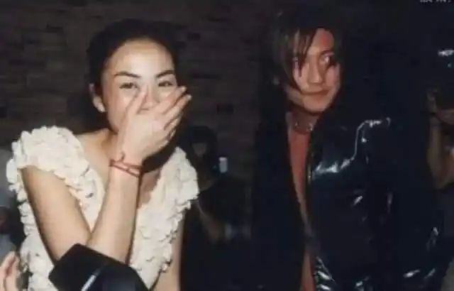 有一种孽缘叫做锋菲恋,一直纠缠了11年,最终可还是没有敌过金钱