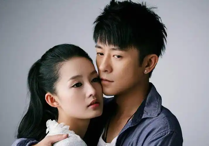 "初恋男友"杨洋:因《红楼梦》与李沁相恋,为何年过30仍单身?