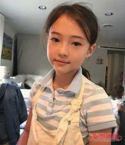 10岁小学生留中长发怎么扎头发 做个会扎发的小学生有多骄傲_发型师姐