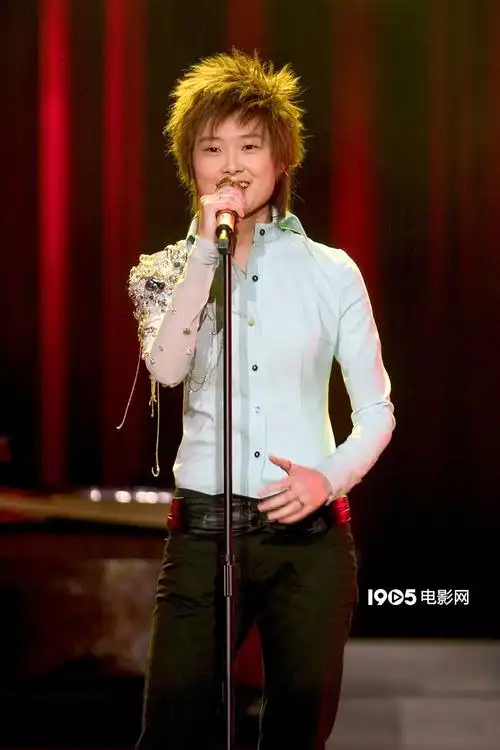 李宇春15年前珍贵帅气照片曝光