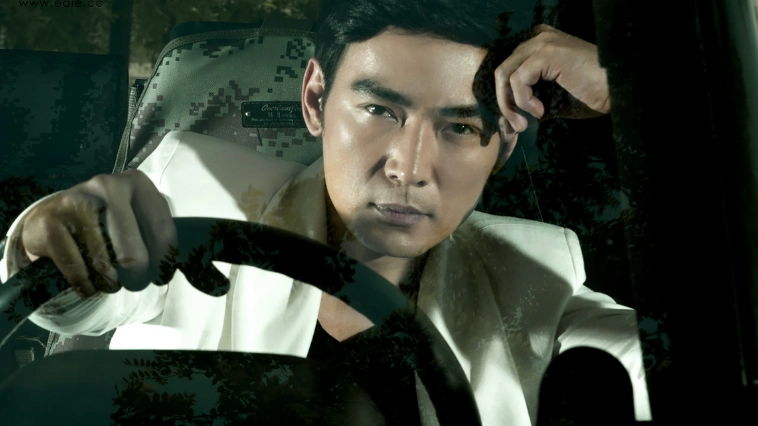 焦恩俊的古装就够帅了,没想到现代装更是帅到无边无际