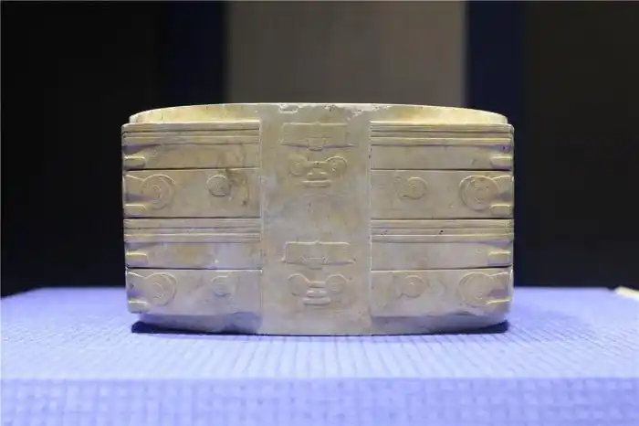 良渚反山玉琮王