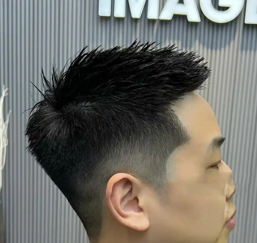 男生发型 凌乱短前刺 男生发型 凌乱短前刺 #男生发型# #今日发型