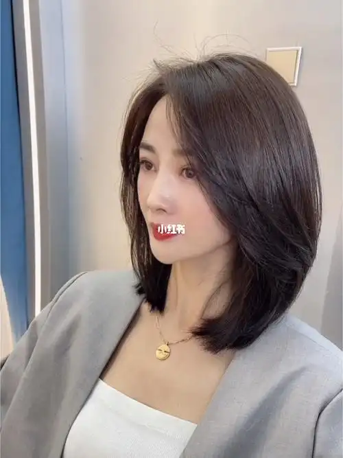 2021适合高级职场女生的气质锁骨发