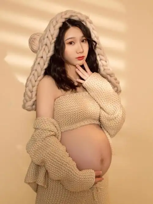 可爱与俏皮并存的孕妇照78