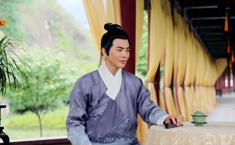 但是不知道是不是因为对张晓龙饰演的"温太医"的印象太深,看这部剧的