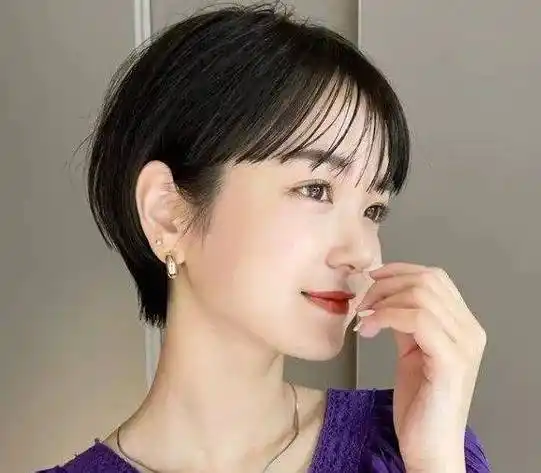 中性风女生必备发型推荐,露耳短发特别适合你,可盐可甜,而且还很酷飒