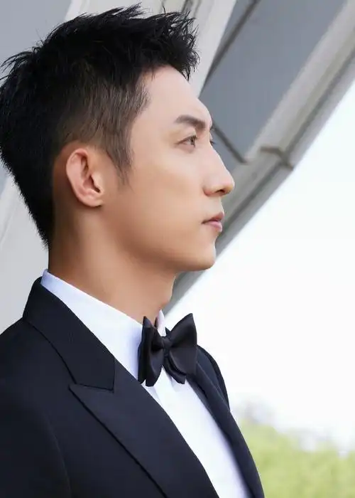 黄景瑜北影节黑西装造型##北京国际电影节