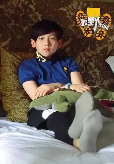 《八佰》票房破20亿,小湖北眼神戏出众,13岁张俊一未来可期