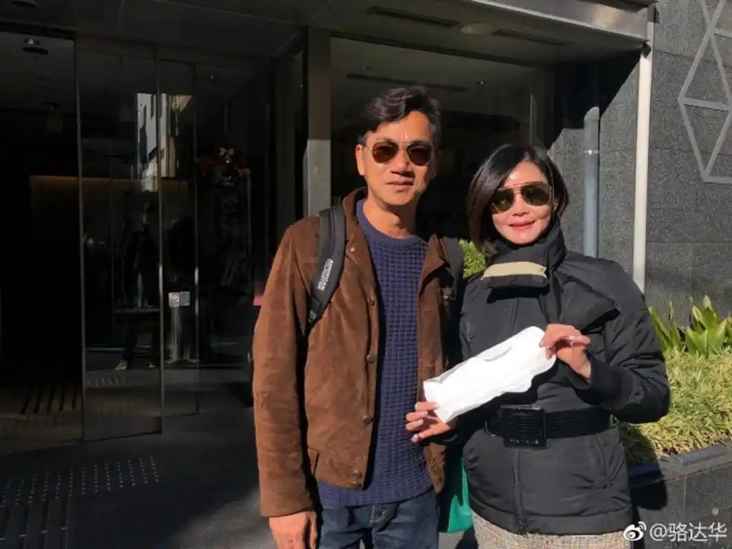 原创tvb御用坏人骆达华长相凶恶17岁女儿却因出水芙蓉走红网络