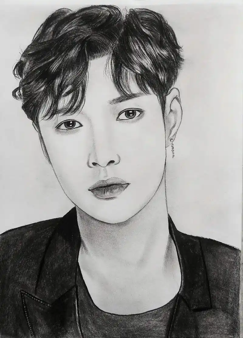 自学素描第52天,画个帅气的艺兴,每次都能被他跳舞帅到,能写 - 抖音