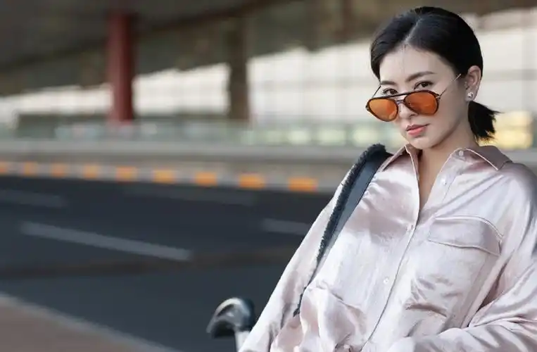 斓曦时尚写真图片