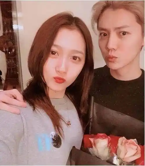 就在鹿晗的泡菜国事业一片大好时,他却做出了一个惊人的决定.