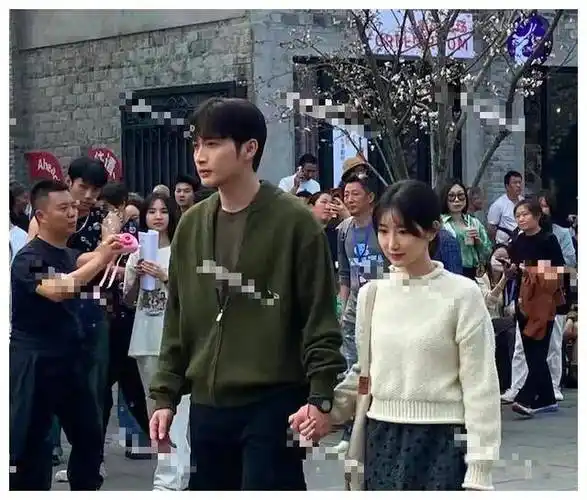 模样_路人们_张彬彬