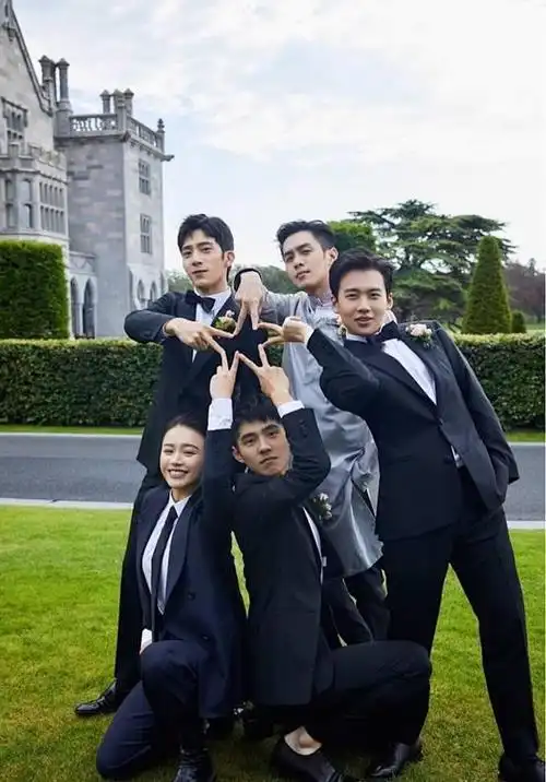 张若昀唐艺昕婚礼超甜蜜却被伴郎伴娘团抢了风头