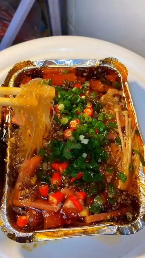 蒜蓉锡纸粉的教程,想吃烧烤的可以学的这样做一下.