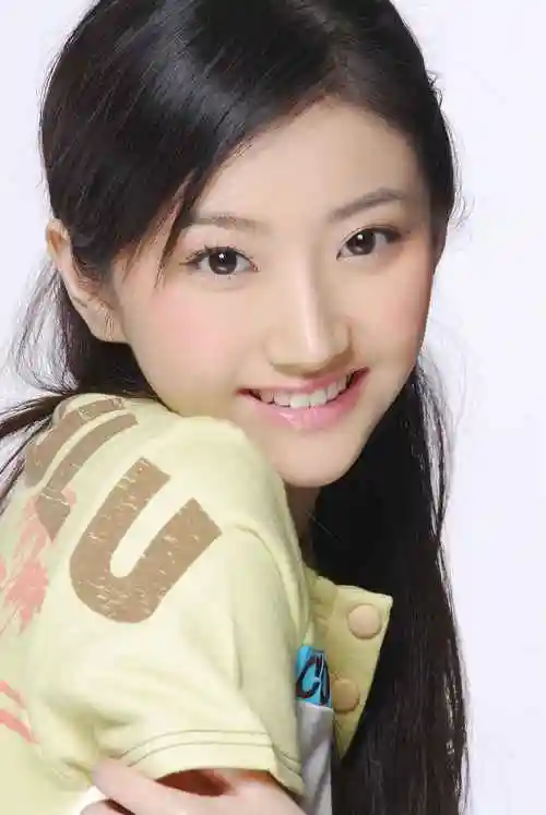 景甜生命中的2个男人:一个对她好到离奇,一个残忍将她抛弃