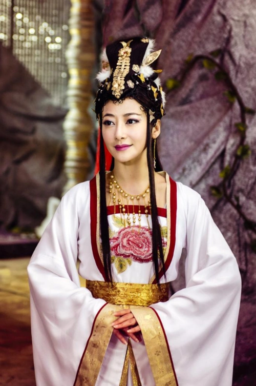 陈紫函从娱乐圈宠儿变弃儿如今却沦为配角导演她便宜好用