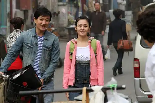 最近又打响了电视剧"复出战":36集都市家庭情感戏《门第》(观剧)正在