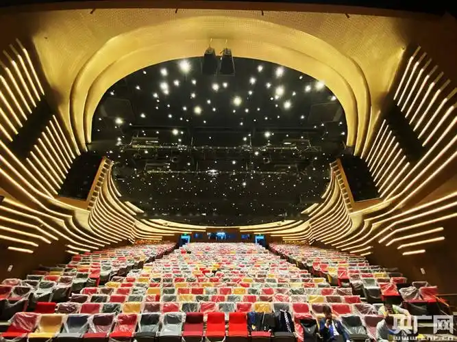 "想开心 看开心麻花" 天津开心麻花民园剧场"五·一"试营业