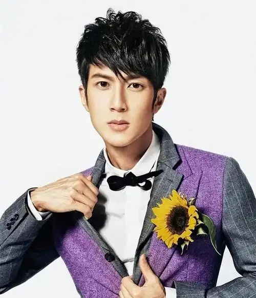 吴尊老婆好漂亮,和白鹿长得有几分相似!两人共同点笑起来特别美