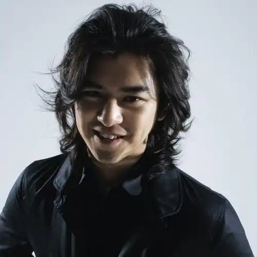 【时尚发型】陈柏霖示范熟男发型 成熟有型显魅力(2)