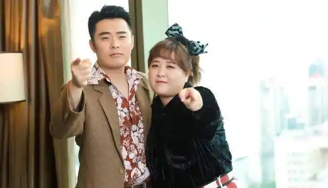 贾玲近照,这哪是变胖了,这是可爱到膨胀,难道贾玲真的结婚了_本人