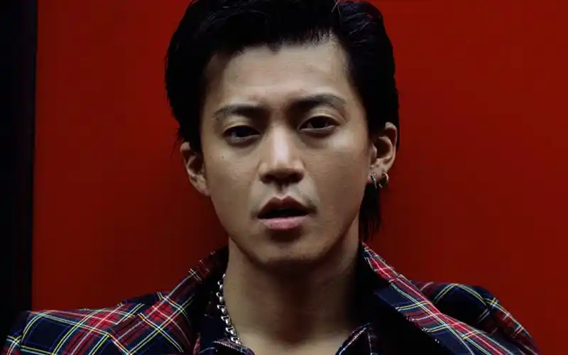 漫改界的耀眼始祖,优游於黑白两道的狠角色—小栗旬