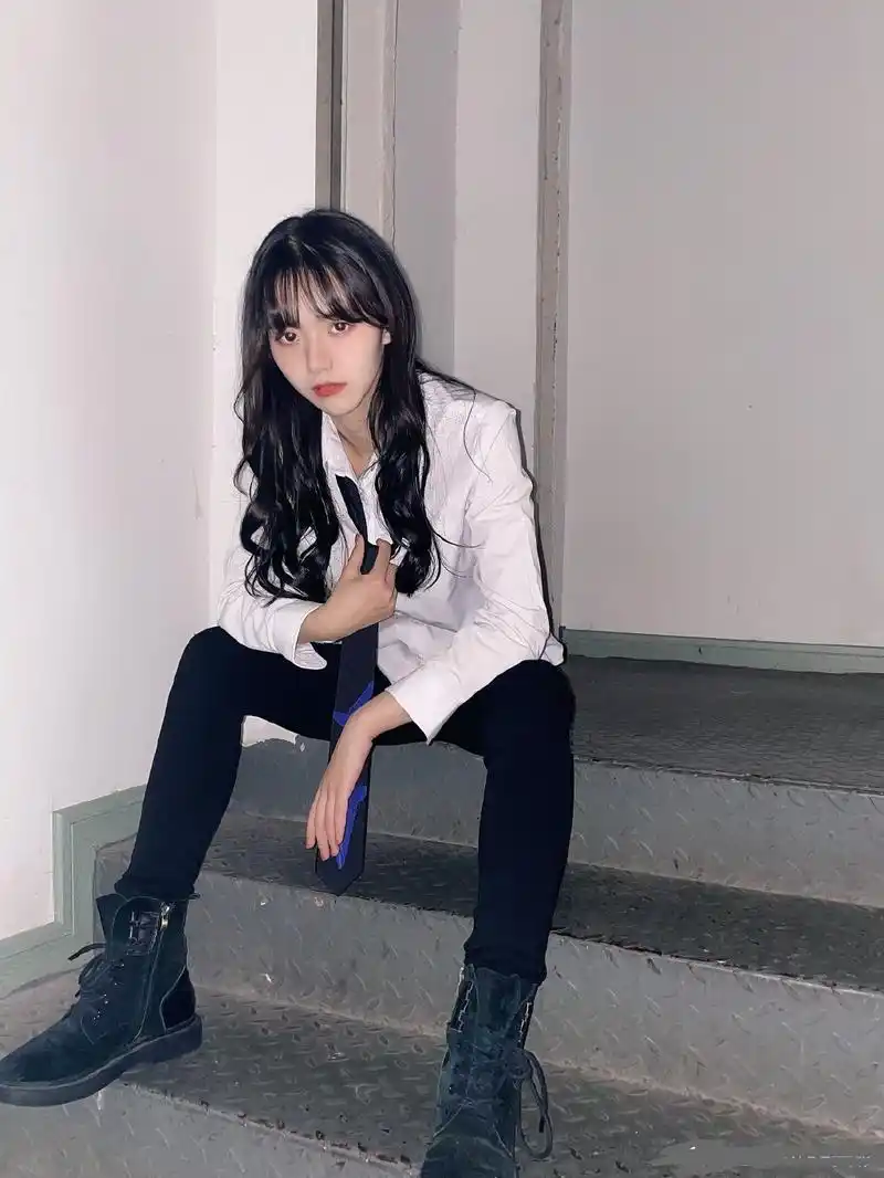 美女艺人snh48姜杉迷人美照欣赏