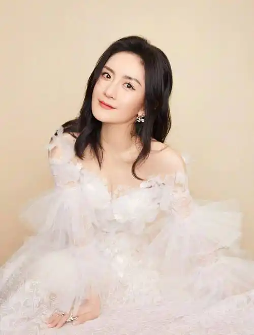 谢娜二胎产后复出后,接连着大本营团队里三个人陷入漩涡风波中,节目一