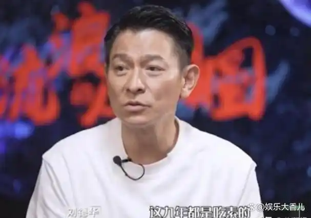 香港男神都老了成龙白发苍苍刘德华张智霖也难逃一劫