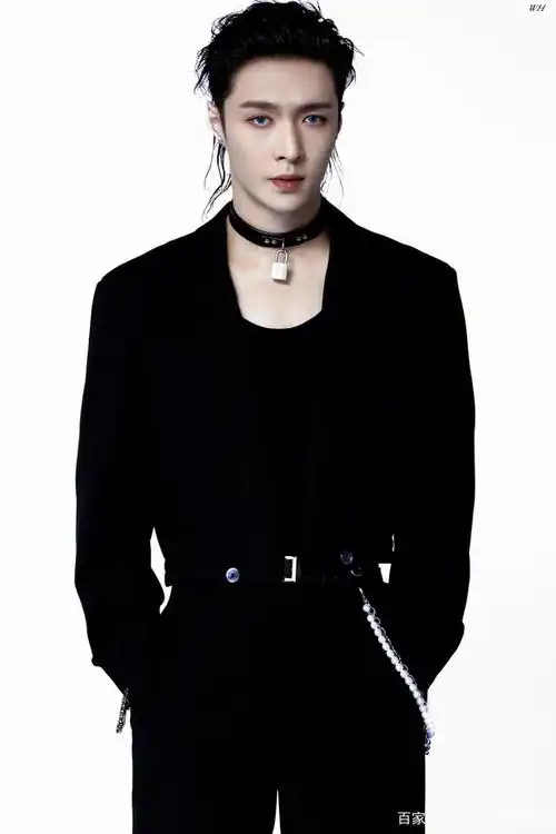 张艺兴黑色性感造型,又酷又帅的张艺兴越来越有范了