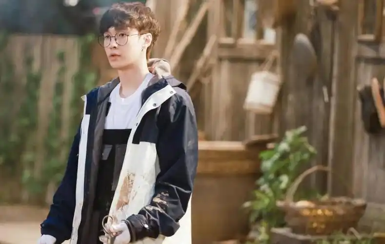 张艺兴过着向往的生活没想到却被何炅和观众当成了笑话