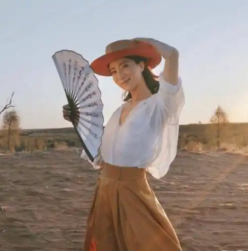 陈赫前妻晒与男友合照,同框恩爱好般配,果然当初做对了选择_许婧来