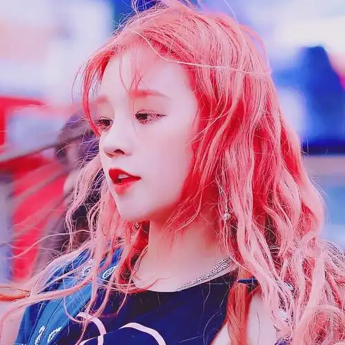 宋雨琦头像/by奶糖泡芙