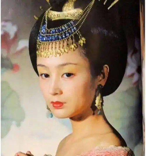 盘点90年代内地古装美女,没想到她们曾经那么美?_蒋勤勤_何晴_陈红