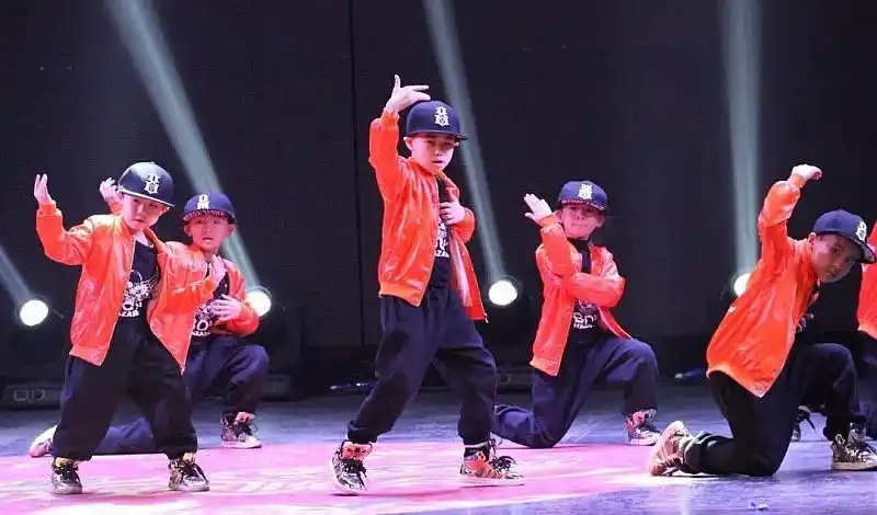 热血dance | 少儿街舞hiphop班开课啦!-在线订票-互动吧
